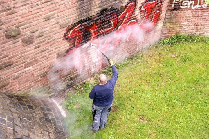 Intervention nettoyage graffiti Lyon