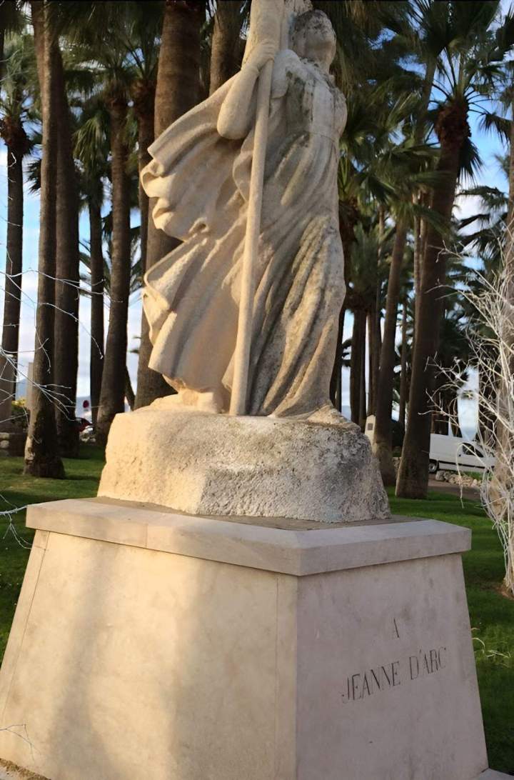 Statue commémorative à entretenir Auvergne Rhône Alpes