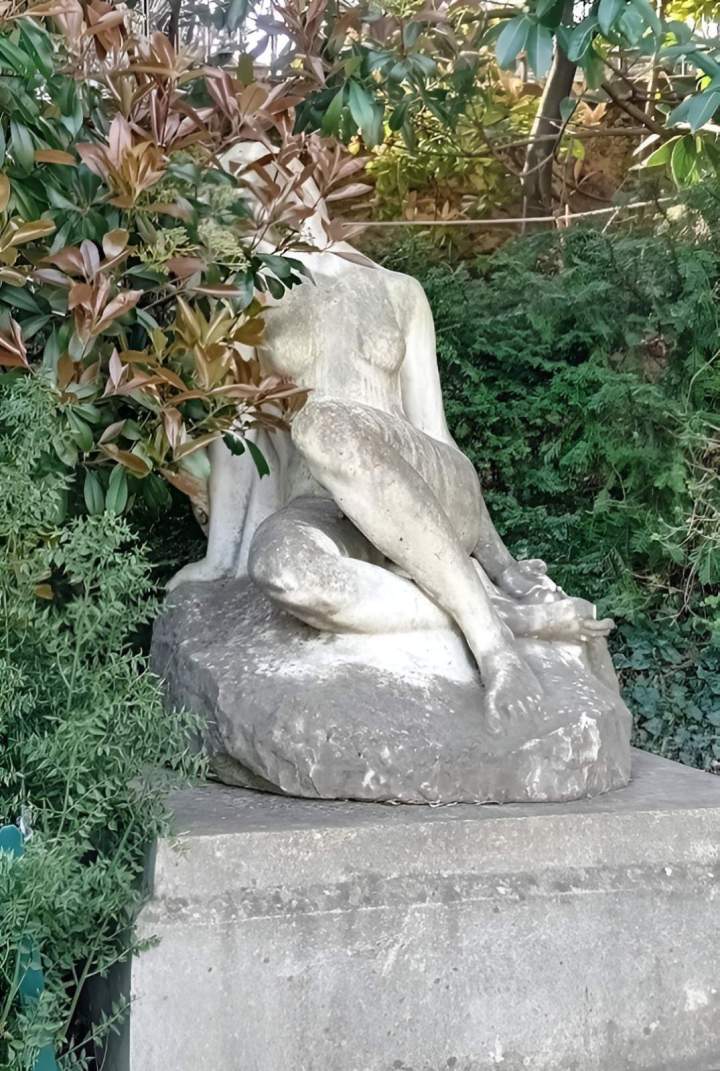 Statue en marbre blanc à nettoyer Auvergne Rhône Alpes